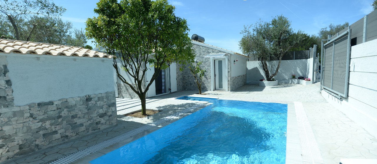 Villas to rent  in corfu with private pool