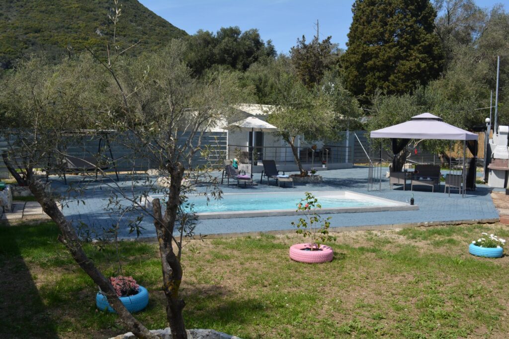 villa gardiki garden and pool